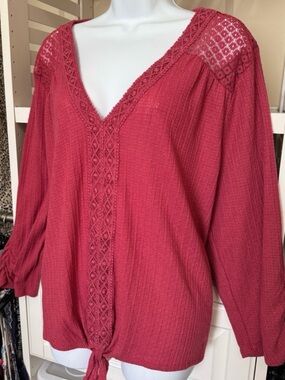 PLUS LACE V-NECK TOP, FRONT TIE, TEXTURED POLYESTER DEEP MAUVE ABSOLUTELY FAMOUS